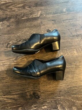 Clark’s Women’s Black Low Block Heel Slip-On Dress Shoes mules 9w clogs